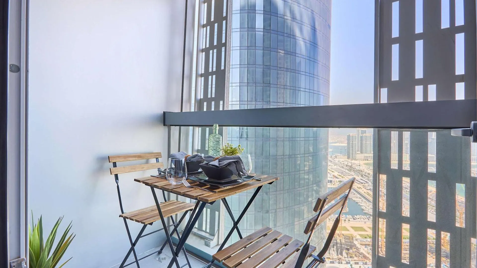 Frank Porter - Cayan Tower Dubai Emirados Árabes Unidos